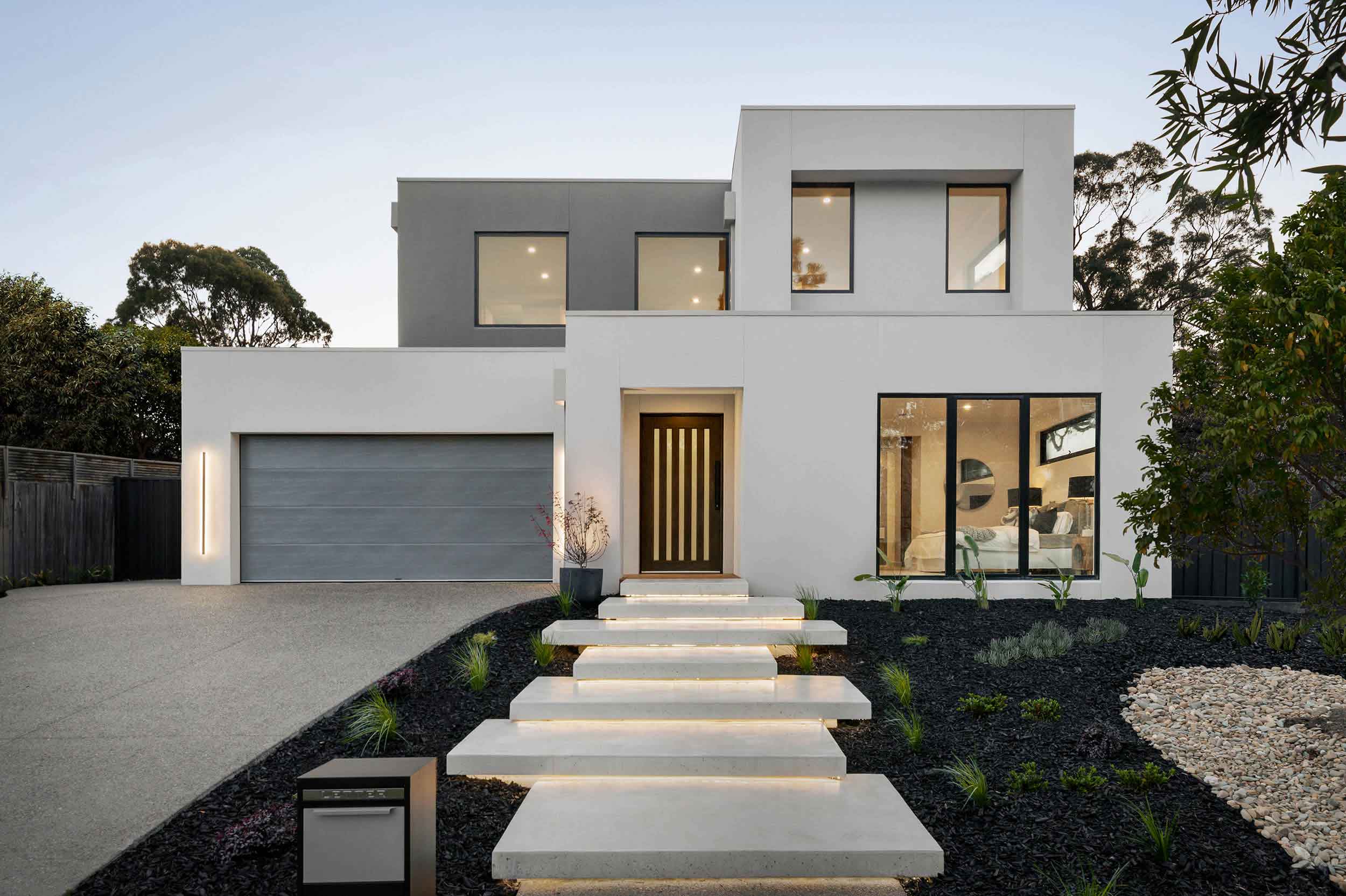 Small Lot, Big Impact: Facade Choices That Make Narrow Blocks Look Wider